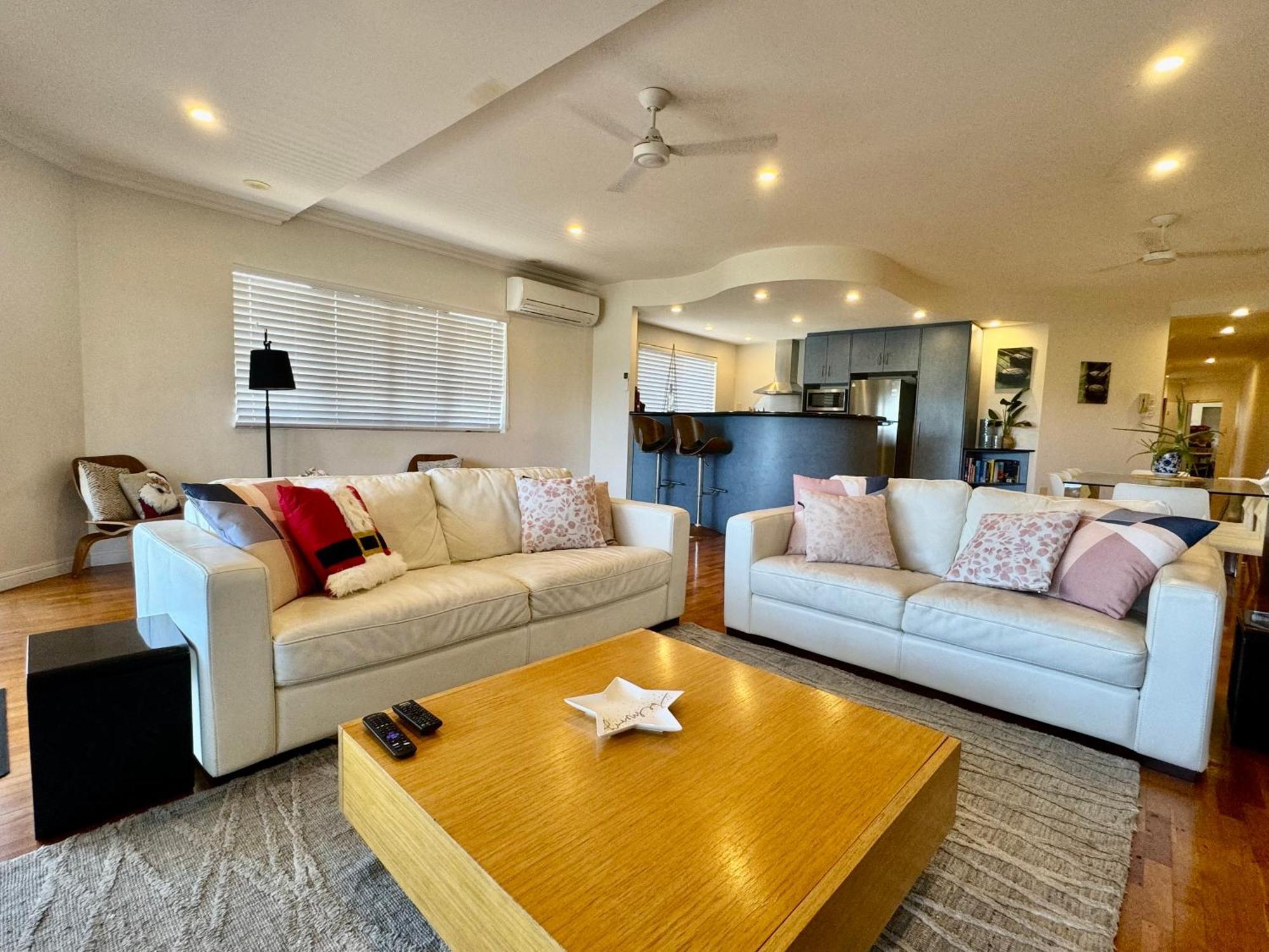 Townsville Apartments And Homes On The Strand Exterior photo
